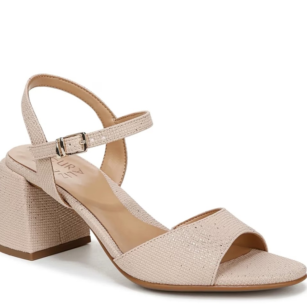 Naturalizer Daisy Sandal New in Box